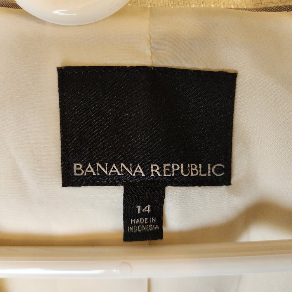 Banana Republic Ivory White Tweed Blazer with Fringe Brass Button Sz 14 Academia - Picture 2 of 16